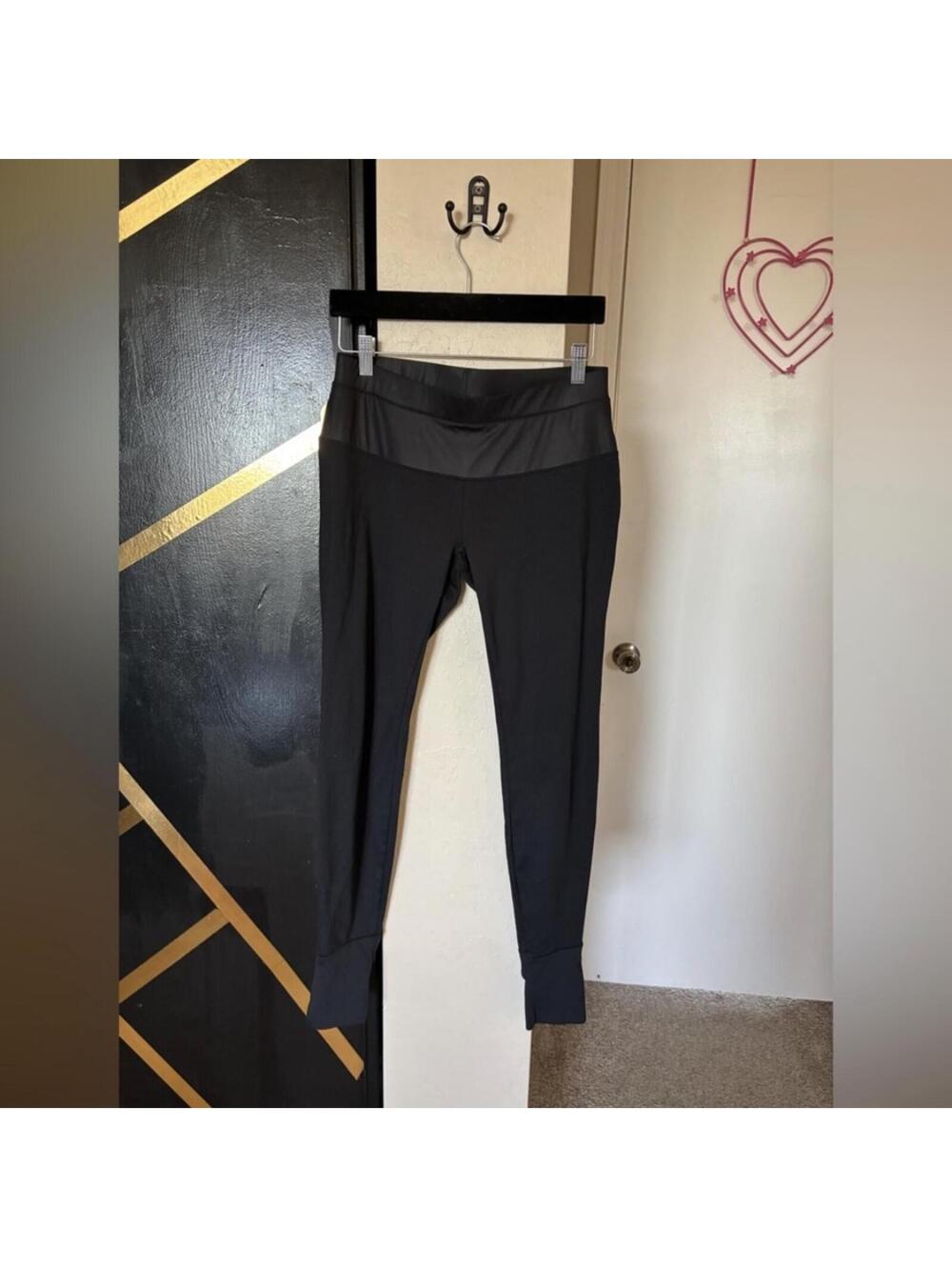 Fabletics yoga pants